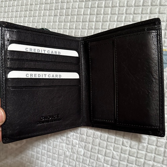 GENUINE LEATHER WALLET - Picture 3 of 16